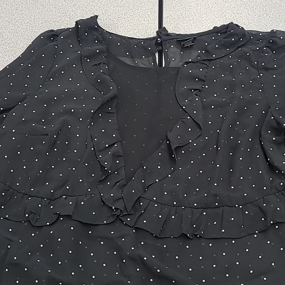 Torrid Black Polka Dot Ruffle Blouse Size 1 (1X) - Picture 5 of 9